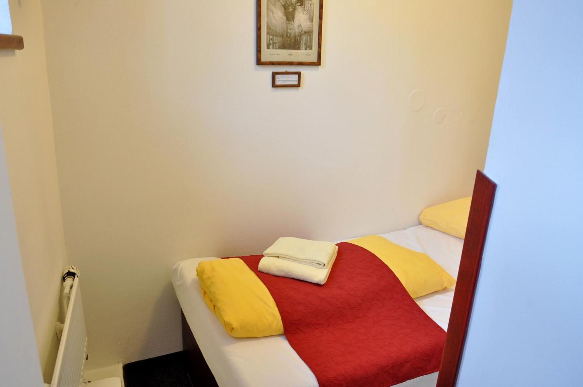Hotel Cisar Ferdinand Loket Room photo