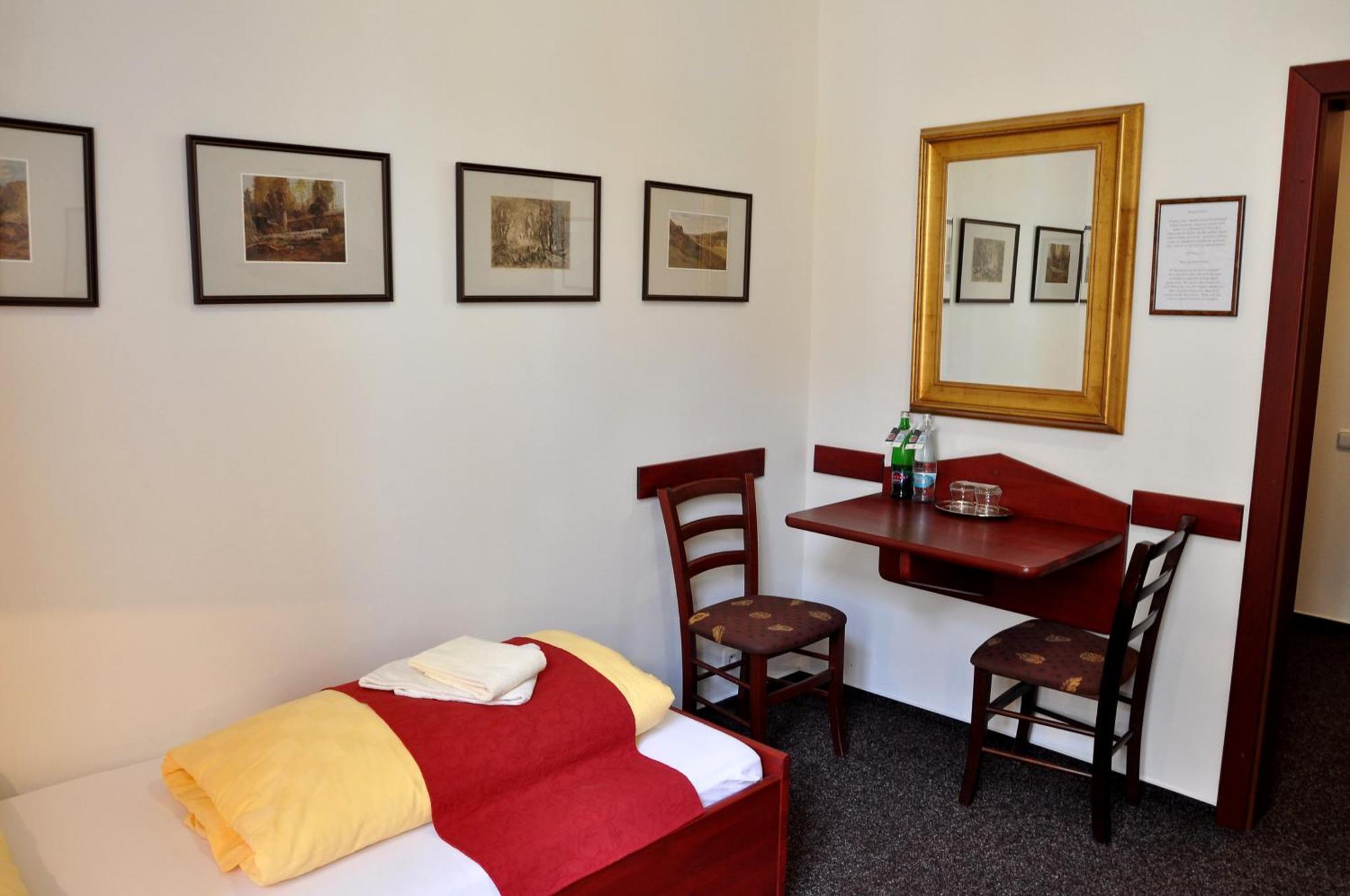 Hotel Cisar Ferdinand Loket Room photo